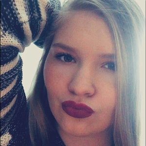 Meet your Posher, Faith